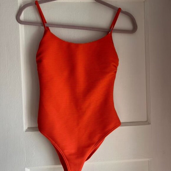 Billabong, Women's Tanlines One-Piece Swimsuit, Size Small - Picture 6 of 8